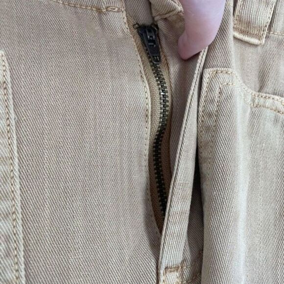 NWT Universal Thread High Rise Cropped Wide Leg Cargo Pants Beige Tan Size 2‎ - Picture 9 of 12